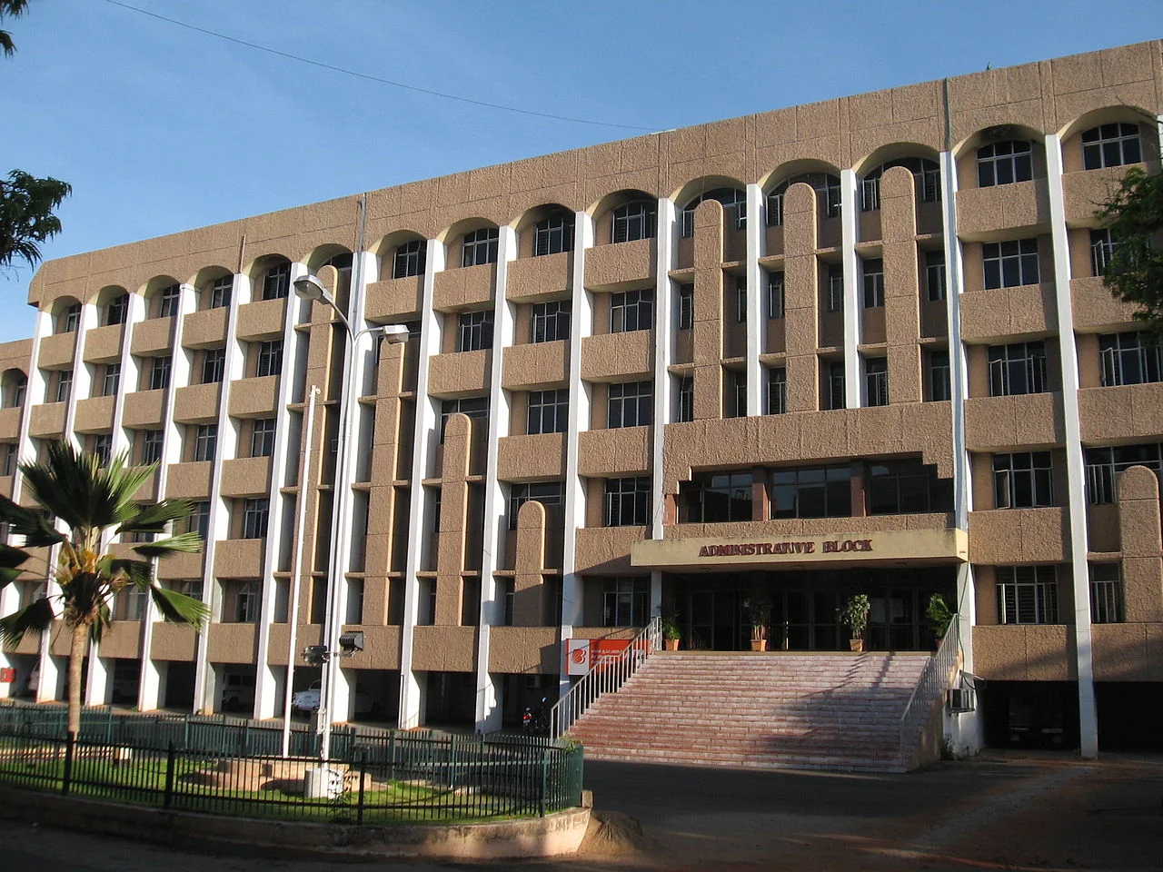 Jawaharlal Institute
          of Postgraduate Medical Education & Research, Kirumampakkam